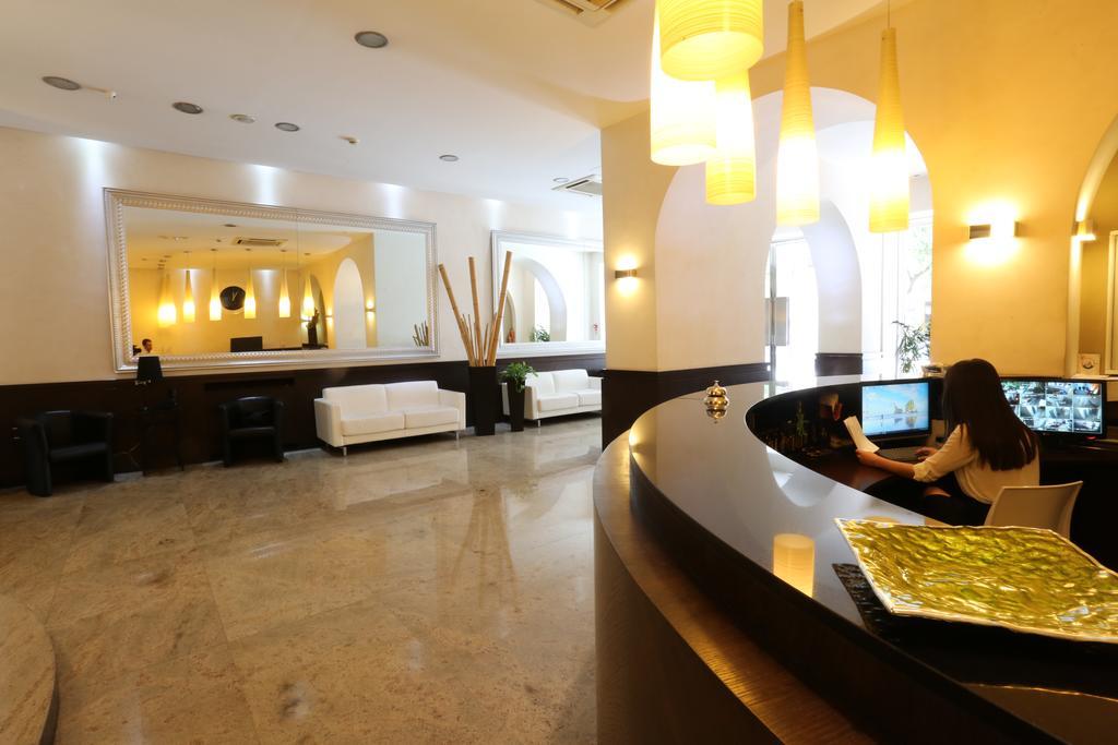 Hotel Europa Foggia Exteriör bild