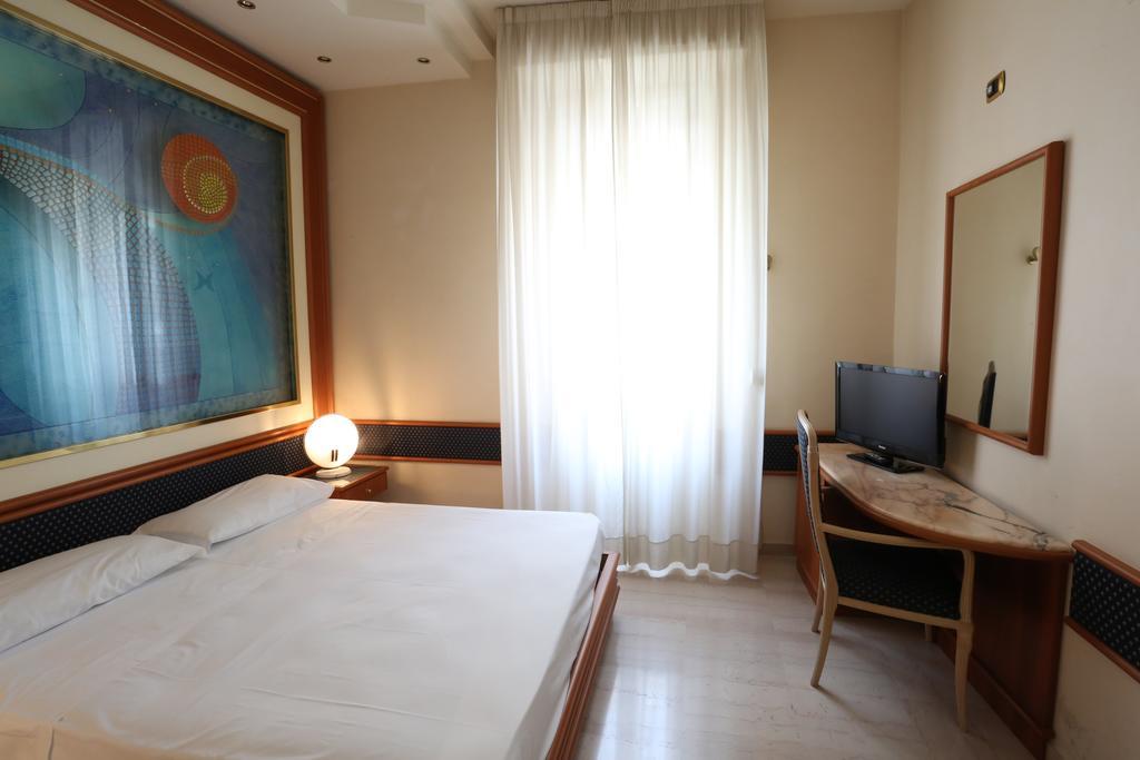 Hotel Europa Foggia Exteriör bild