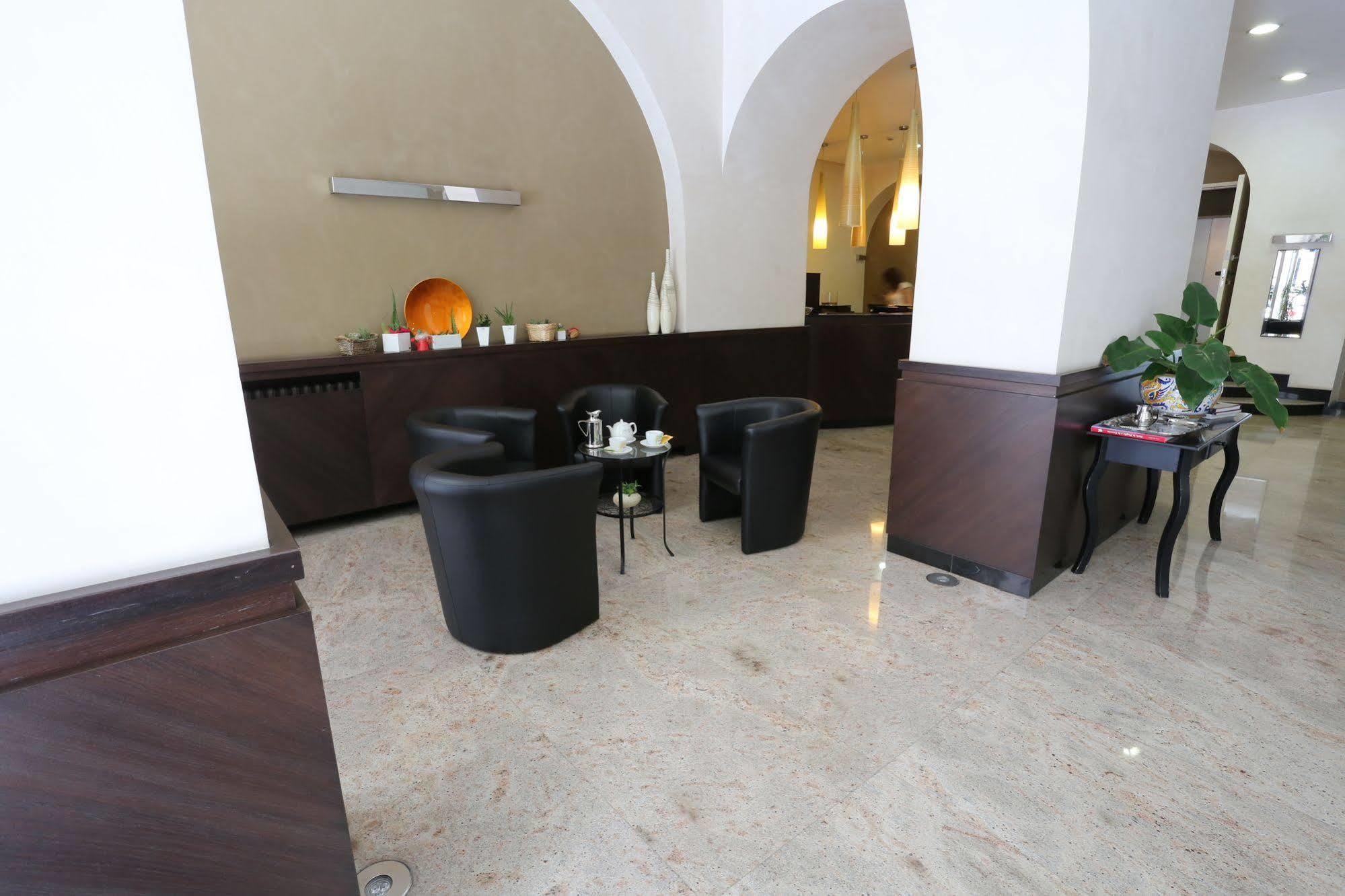 Hotel Europa Foggia Exteriör bild