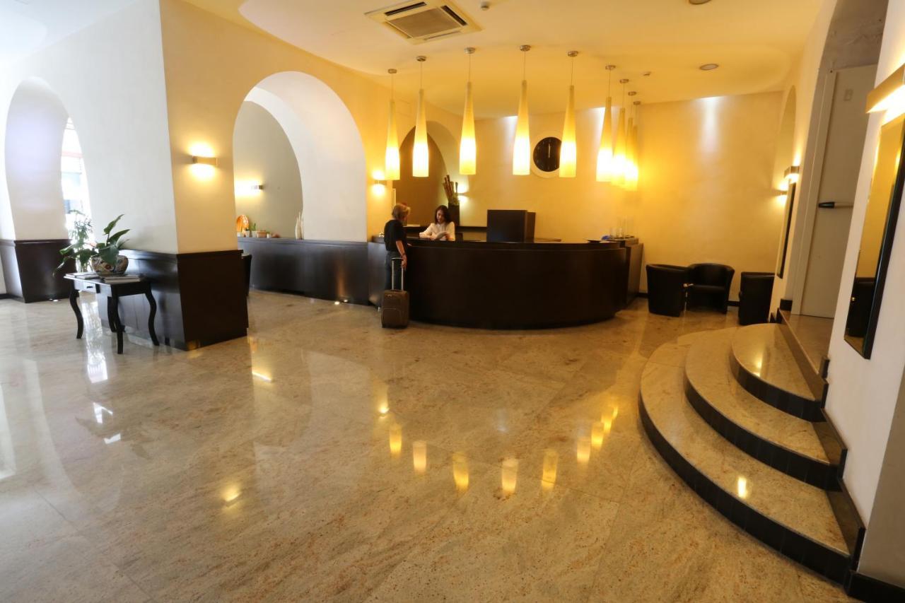 Hotel Europa Foggia Exteriör bild
